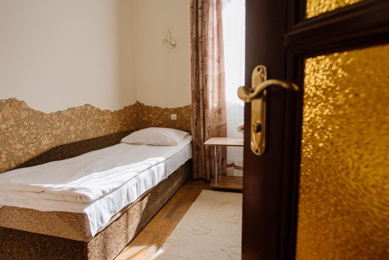 Villa Viktoriya Hotel Truskavets Eksteriør billede