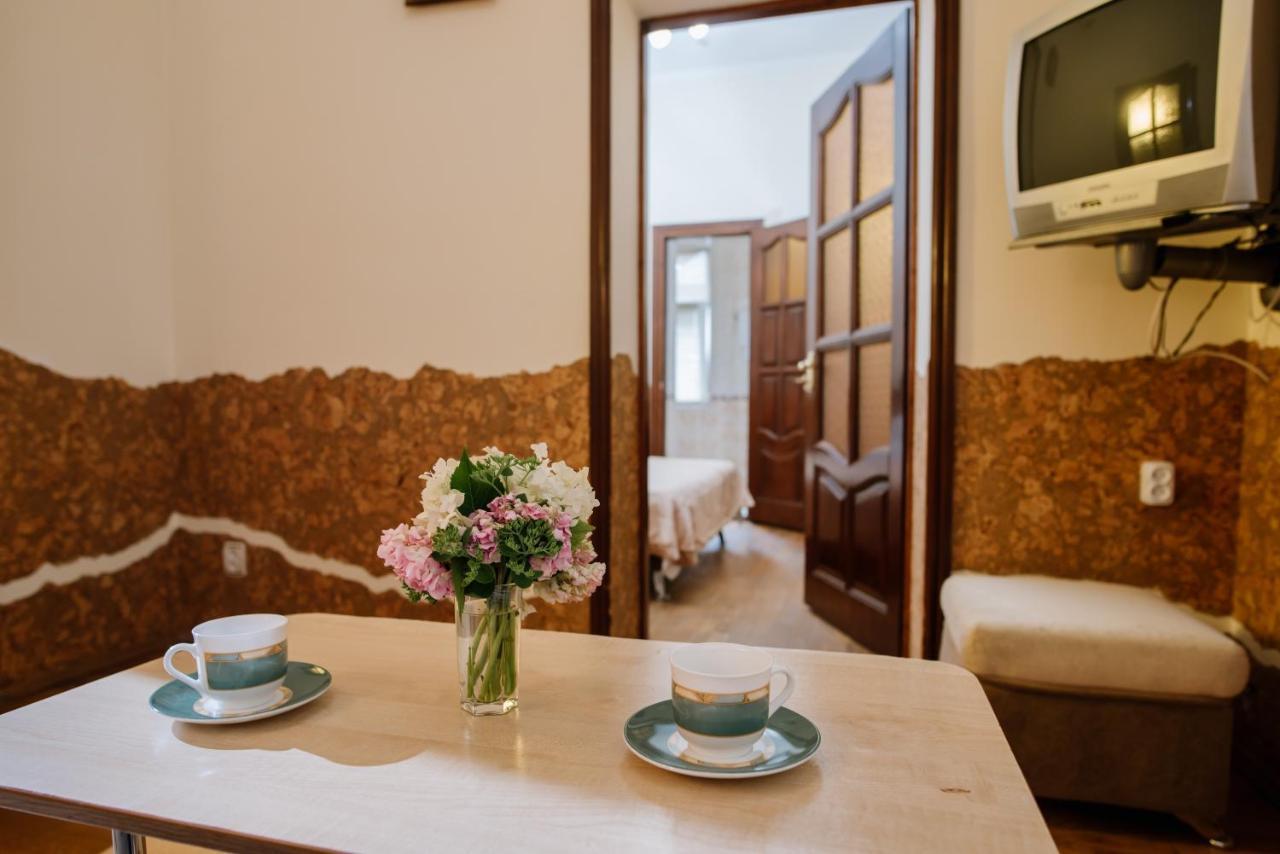 Villa Viktoriya Hotel Truskavets Eksteriør billede