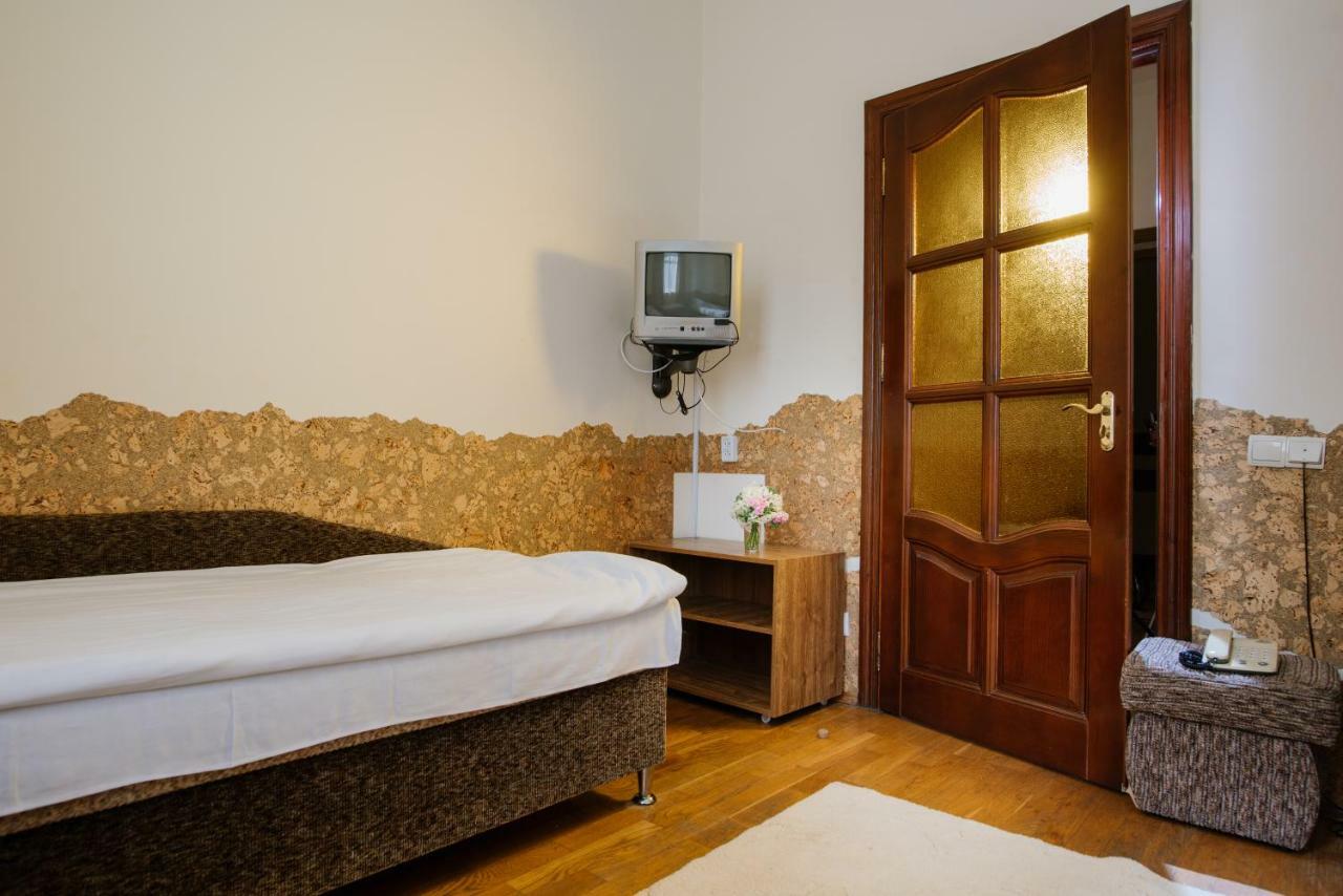 Villa Viktoriya Hotel Truskavets Eksteriør billede