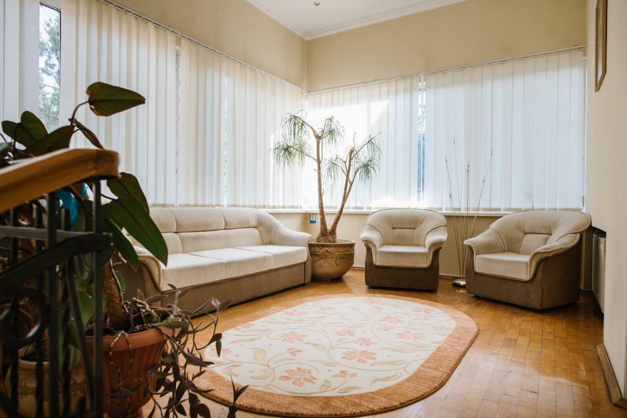 Villa Viktoriya Hotel Truskavets Eksteriør billede