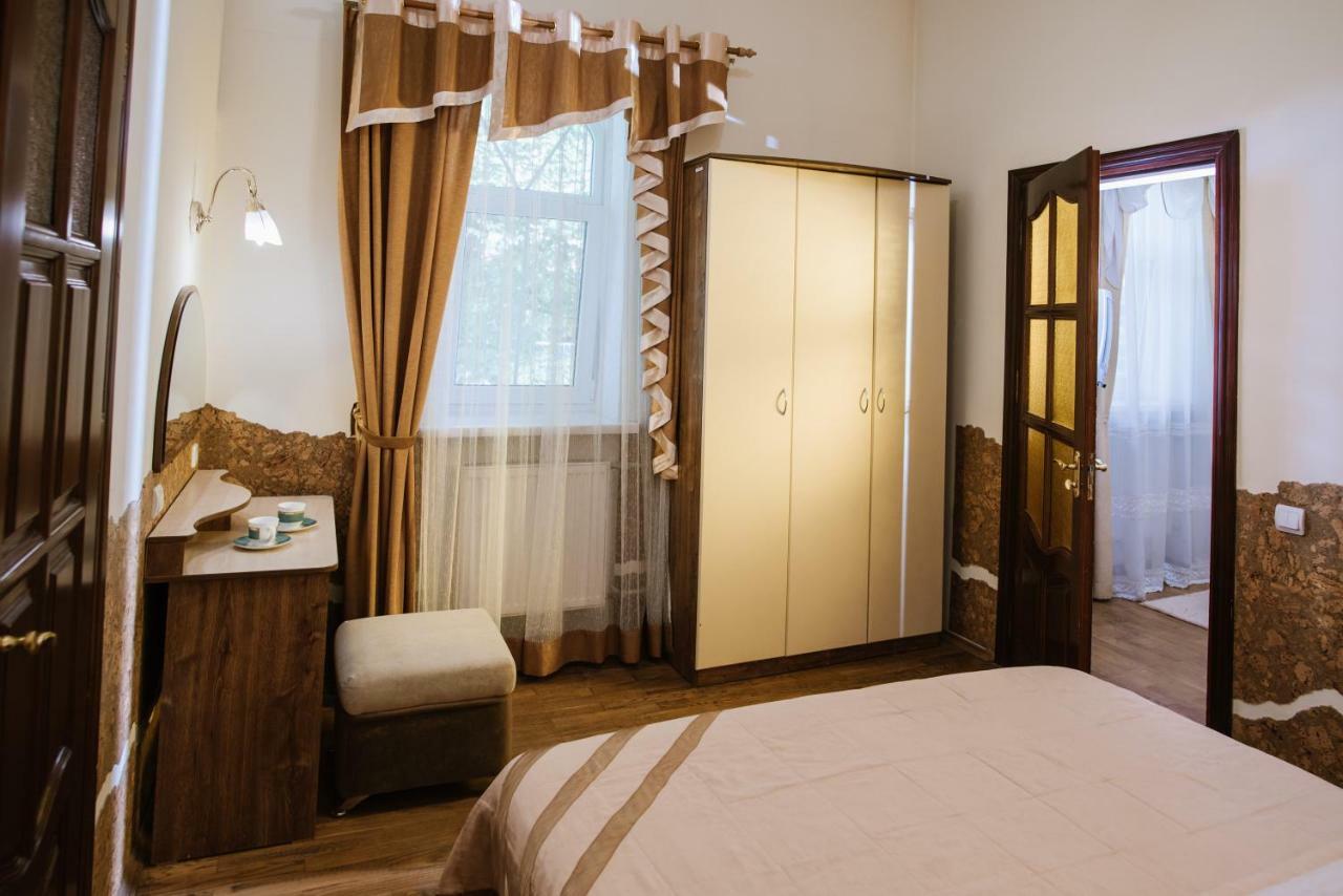 Villa Viktoriya Hotel Truskavets Eksteriør billede